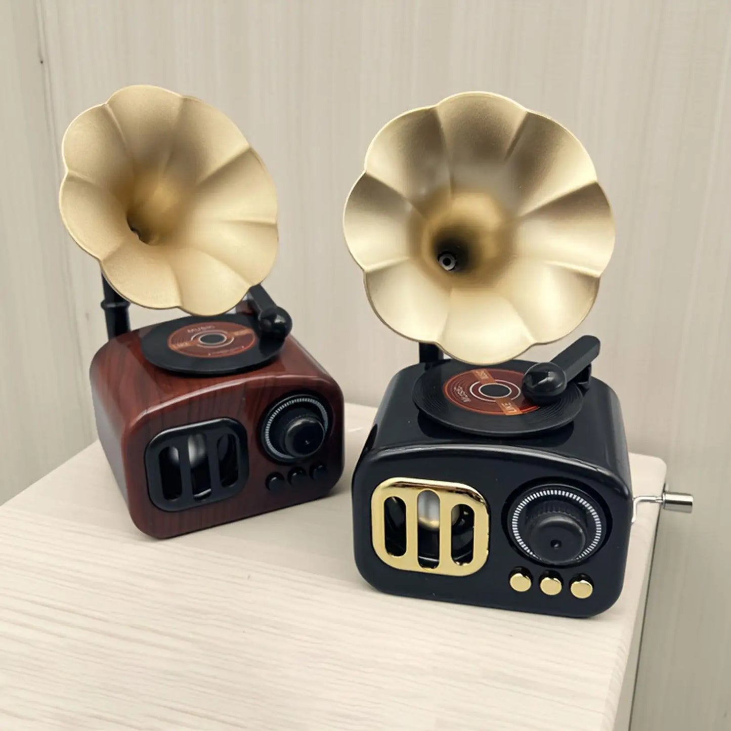 Phonograph Music Box Classical Xmas Gramophone Hand-Cranked Clockwork Record Player for Living Room Decor 2026 New Year Gift